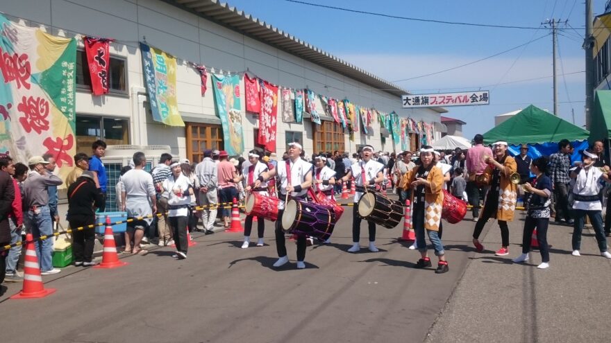 「鼠ヶ関大漁旗フェスティバル」in鶴岡市・鼠ヶ関港
