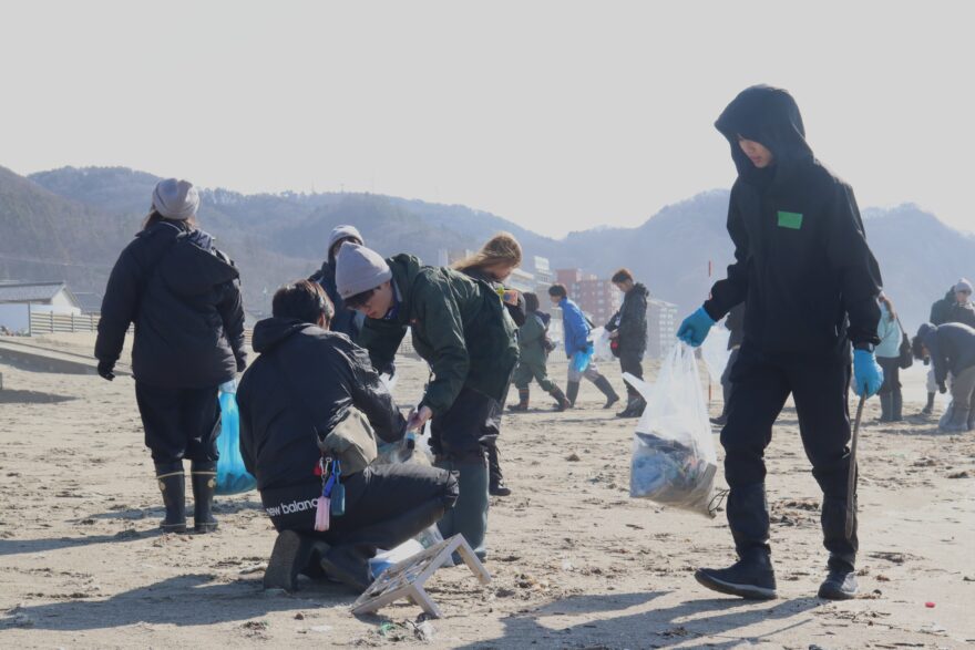 庄内の海岸で清掃活動　全国の大学生が4日間のクリーン作戦